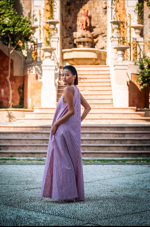 Abito lungo in lino con spacchi