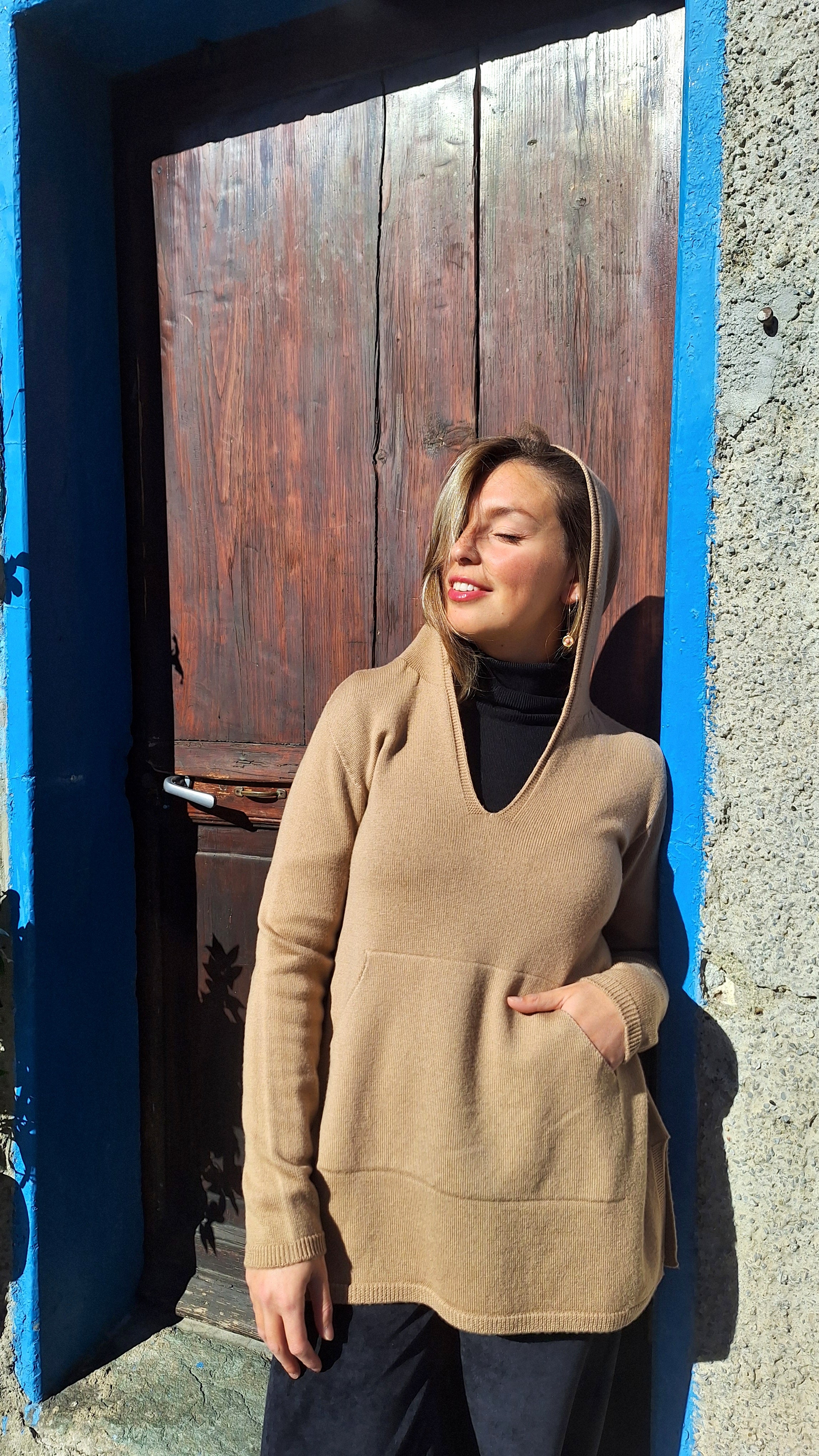 Maglia con cappuccio 100% pura lana