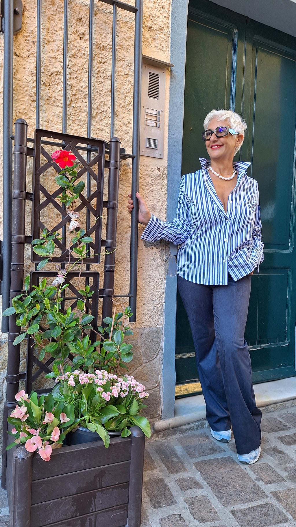 Pantalone a zampetta in eco-dainetto con elastico in vita