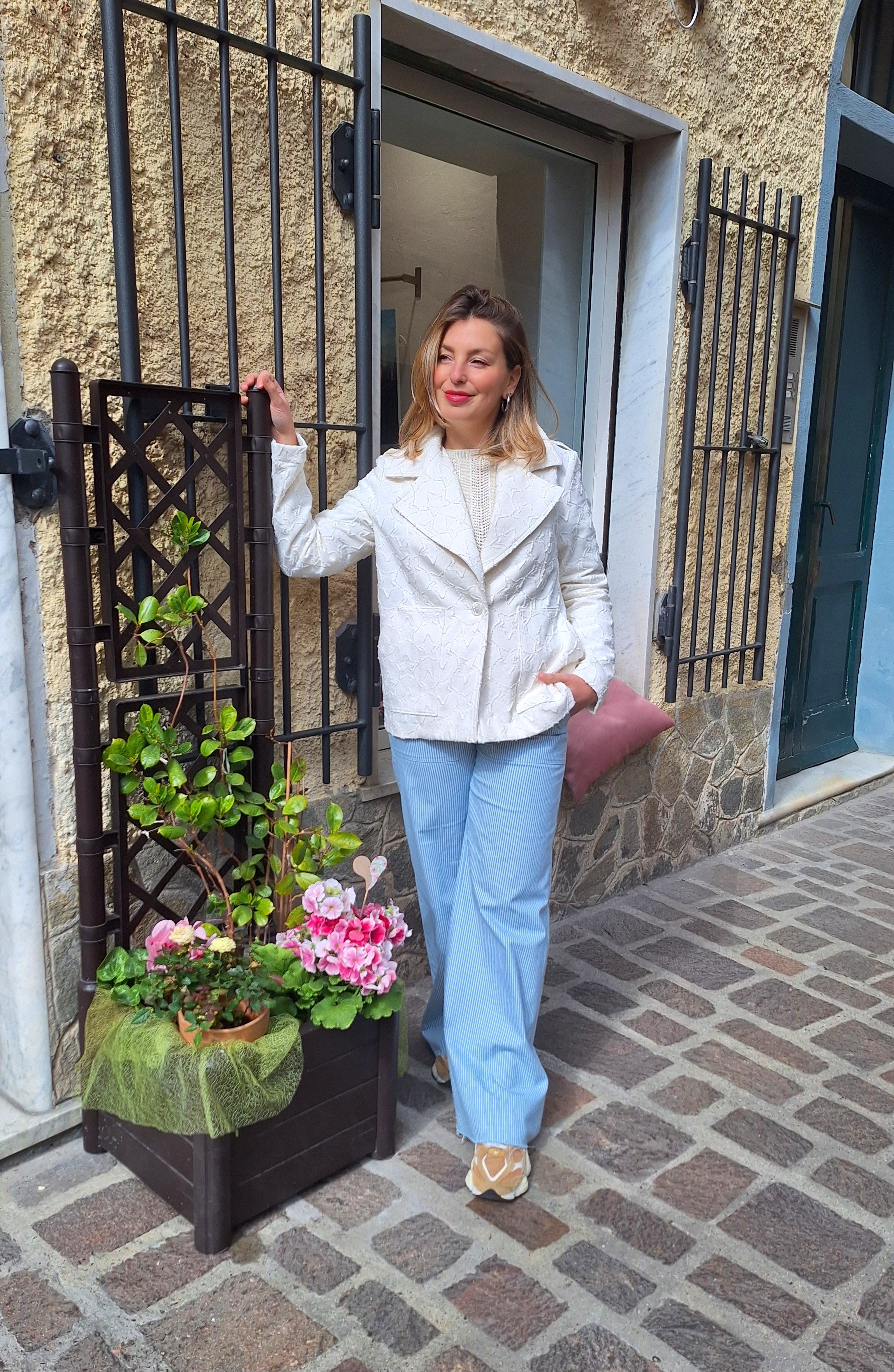 Trench corto in jeans panna