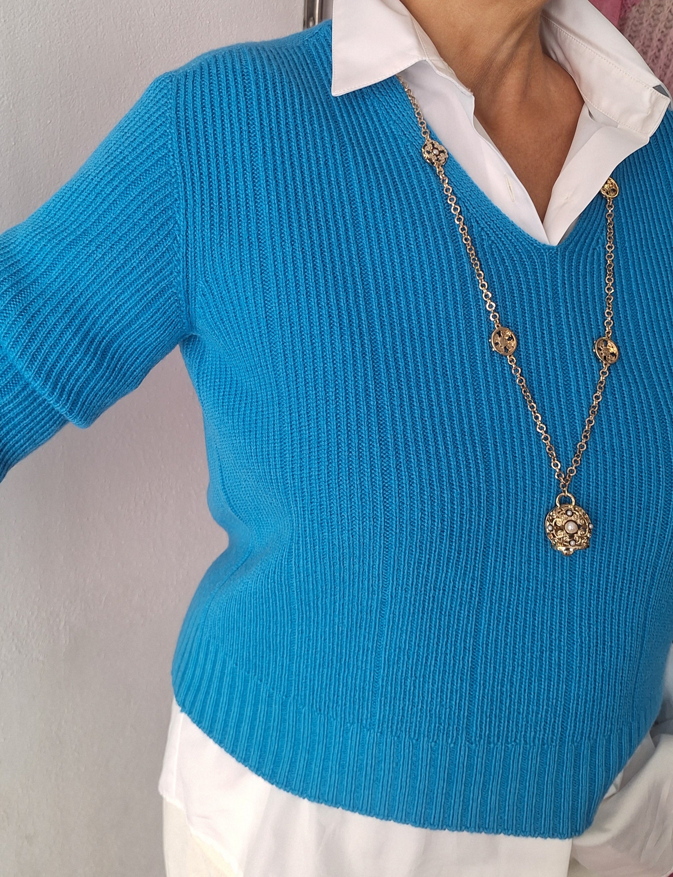 Maglione a V pura lana